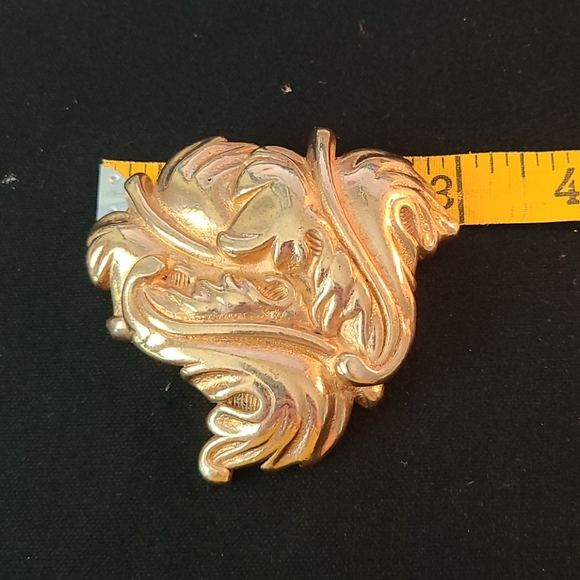 Vintage TRIFARI leaf pin/brooch - Picture 4 of 5